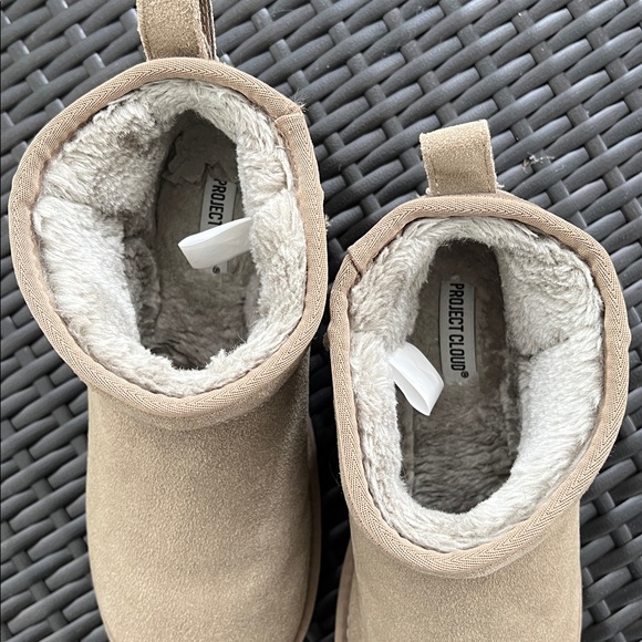 Project Cloud Tan Suede Ankle Boots with Fur Lining - Picture 2 of 4